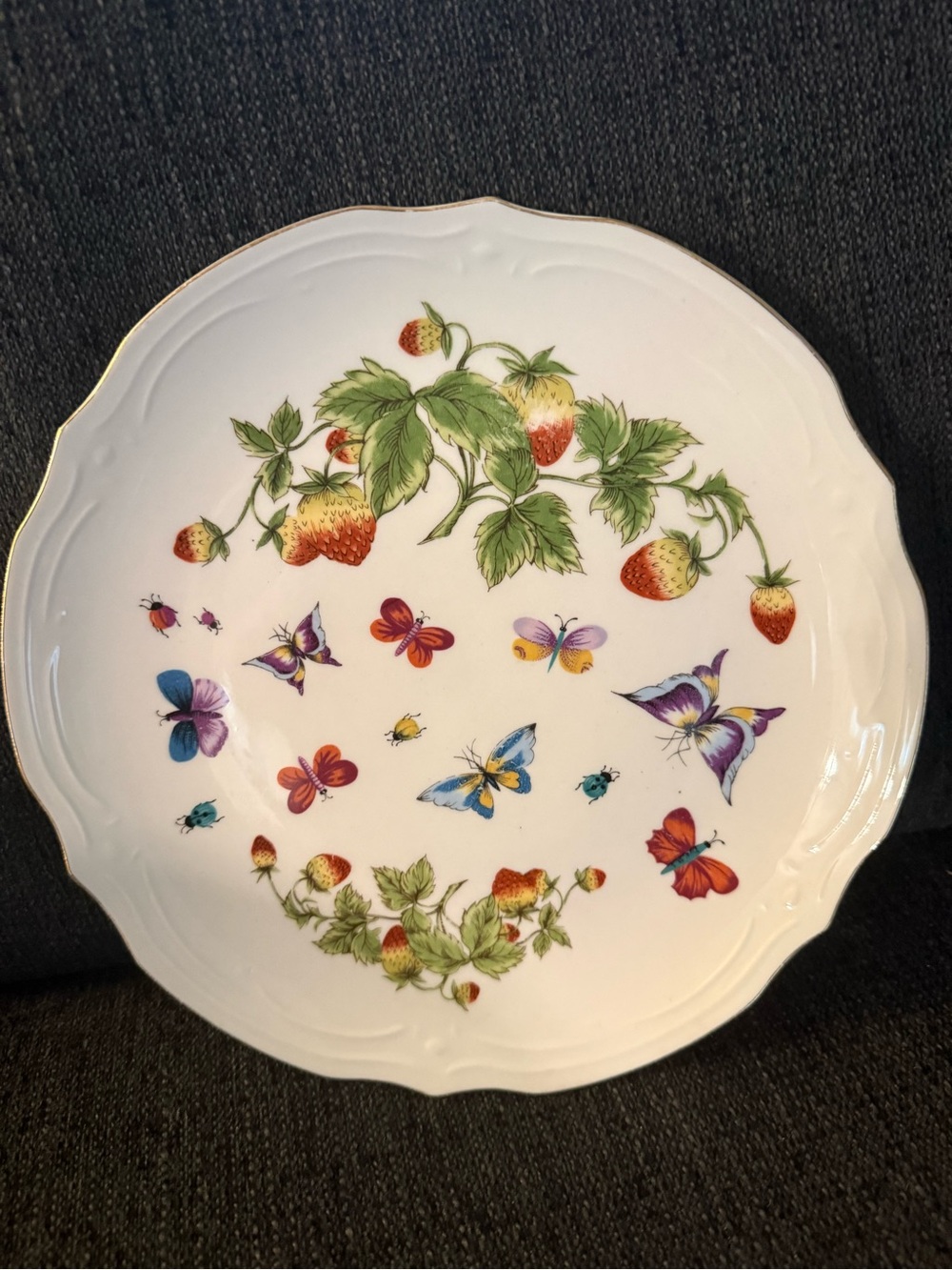 Beautiful Vintage Lenwile Ardalt Springtime Butterfly Berries Plate
Approx 9”